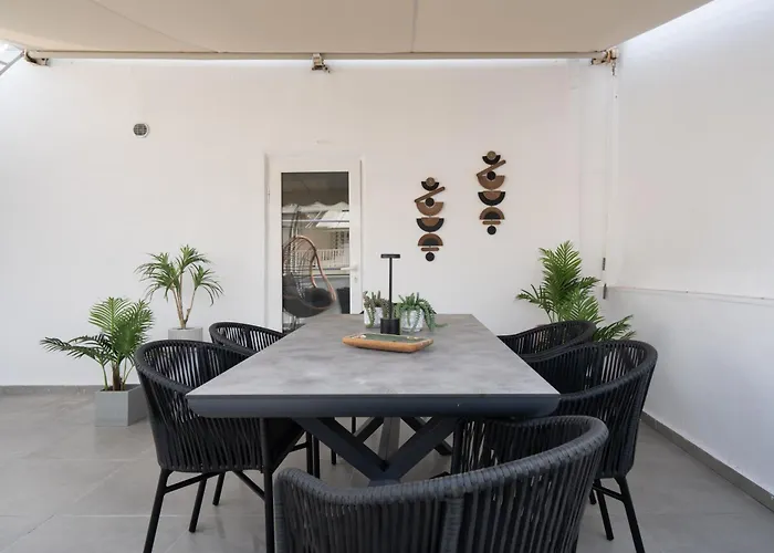 Seven Hills, Boutique Apartments